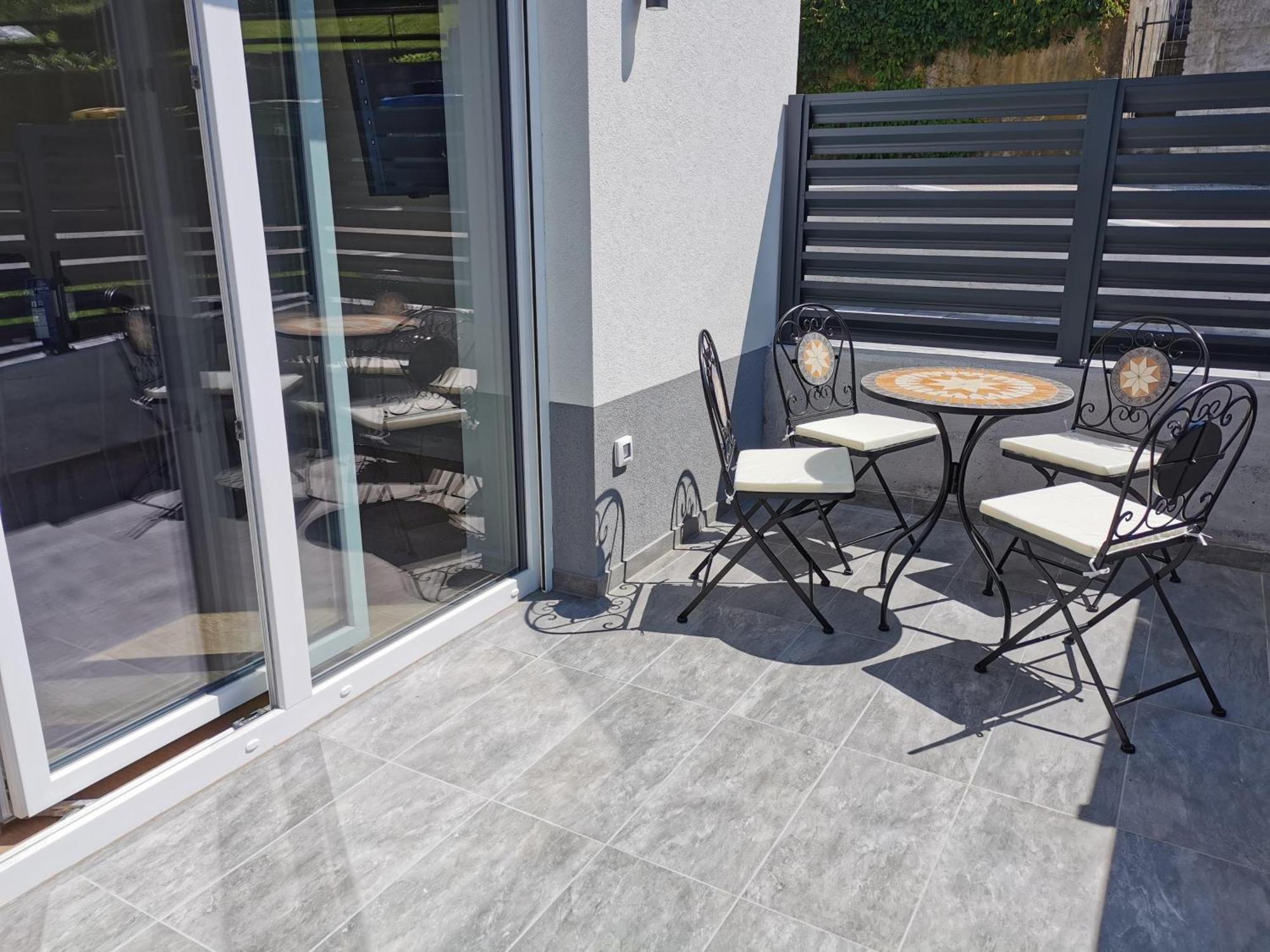 Naia Apartments Novo Mesto Exteriér fotografie